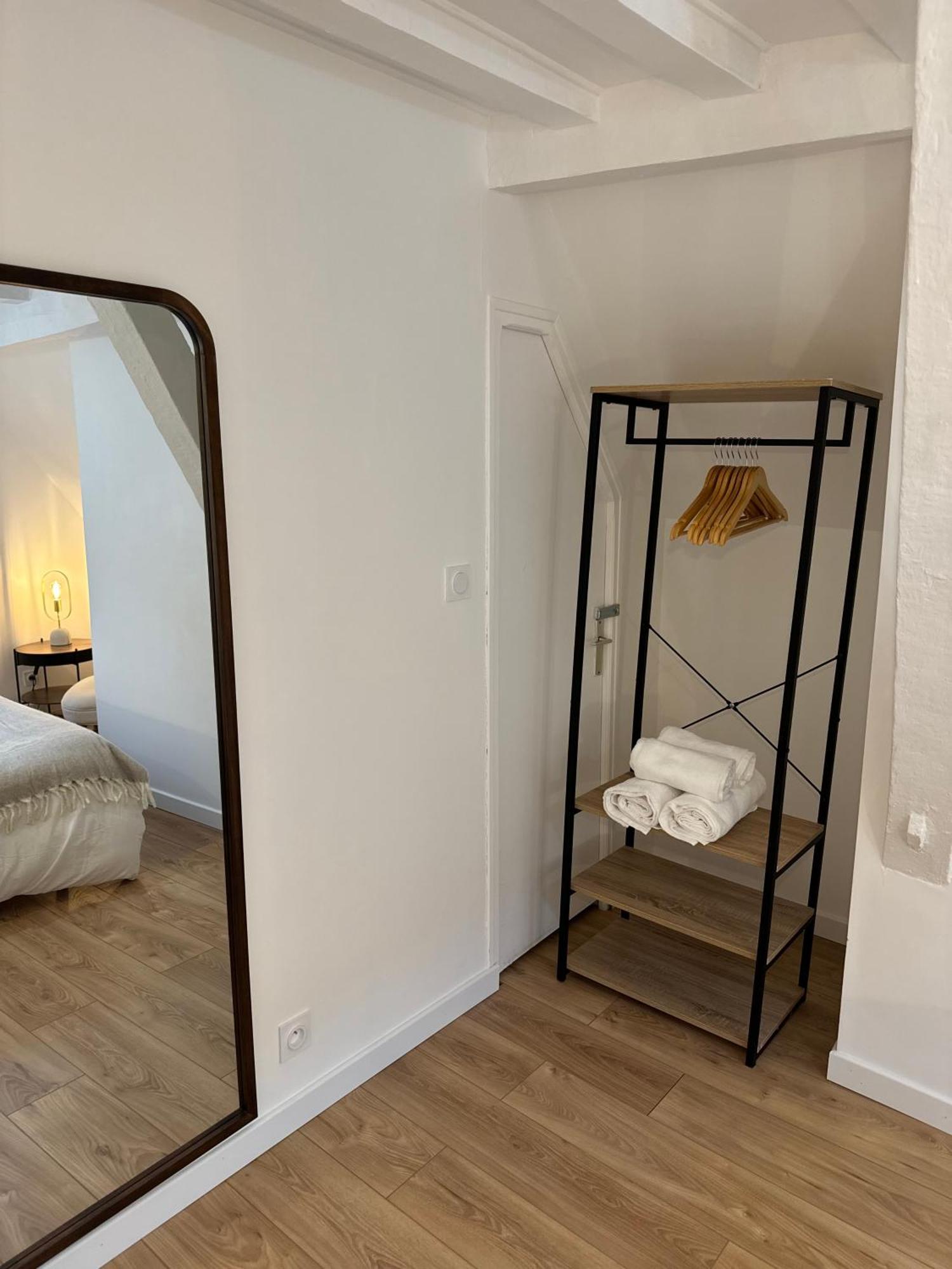 La Suite - Parvis Cathedrale Chartres Kültér fotó